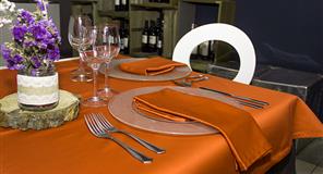 Mantel Tela Raso Satén 150x150cm Color Naranja (50% Poliéster / 50% Algodón)